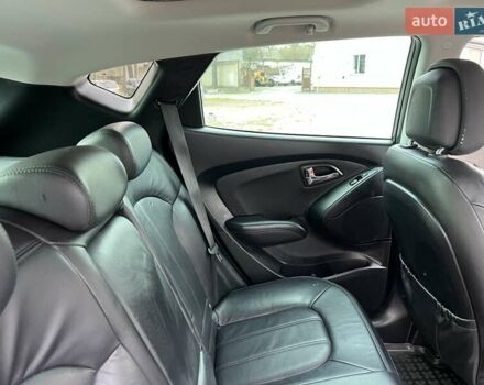 Серый Хендай их35, объемом двигателя 2 л и пробегом 200 тыс. км за 12900 $, фото 79 на Automoto.ua