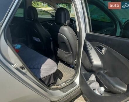 Сірий Хендай іх35, об'ємом двигуна 2 л та пробігом 442 тис. км за 9250 $, фото 1 на Automoto.ua