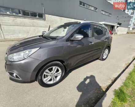 Серый Хендай их35, объемом двигателя 2 л и пробегом 187 тыс. км за 12900 $, фото 25 на Automoto.ua