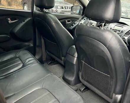 Сірий Хендай іх35, об'ємом двигуна 2.36 л та пробігом 220 тис. км за 11750 $, фото 12 на Automoto.ua
