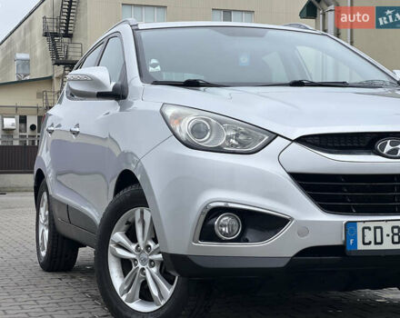 Серый Хендай их35, объемом двигателя 2 л и пробегом 240 тыс. км за 11500 $, фото 8 на Automoto.ua