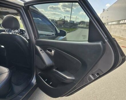 Серый Хендай их35, объемом двигателя 2 л и пробегом 187 тыс. км за 12900 $, фото 21 на Automoto.ua