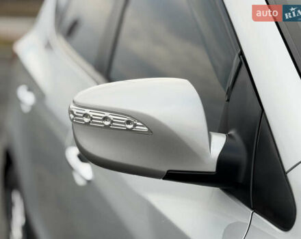 Сірий Хендай іх35, об'ємом двигуна 2 л та пробігом 132 тис. км за 11999 $, фото 6 на Automoto.ua