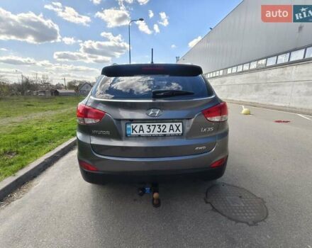 Серый Хендай их35, объемом двигателя 2 л и пробегом 187 тыс. км за 12900 $, фото 7 на Automoto.ua
