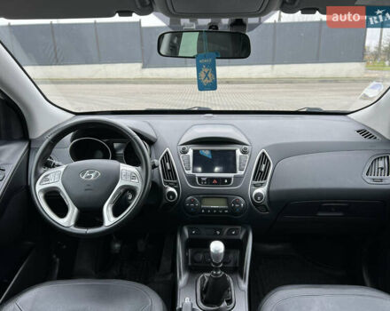 Серый Хендай их35, объемом двигателя 2 л и пробегом 240 тыс. км за 11500 $, фото 25 на Automoto.ua
