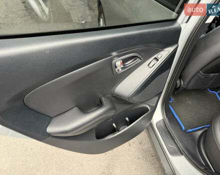 Сірий Хендай іх35, об'ємом двигуна 2 л та пробігом 132 тис. км за 11999 $, фото 34 на Automoto.ua