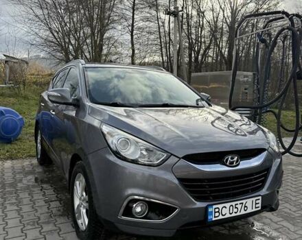 Серый Хендай их35, объемом двигателя 2 л и пробегом 190 тыс. км за 12500 $, фото 1 на Automoto.ua