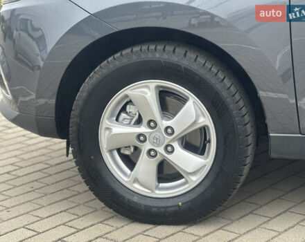 Серый Хендай их35, объемом двигателя 2 л и пробегом 170 тыс. км за 11700 $, фото 51 на Automoto.ua