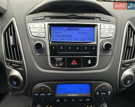 Серый Хендай их35, объемом двигателя 2 л и пробегом 107 тыс. км за 15900 $, фото 20 на Automoto.ua