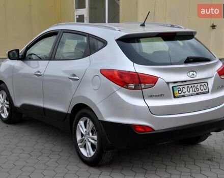 Серый Хендай их35, объемом двигателя 2 л и пробегом 267 тыс. км за 8999 $, фото 12 на Automoto.ua