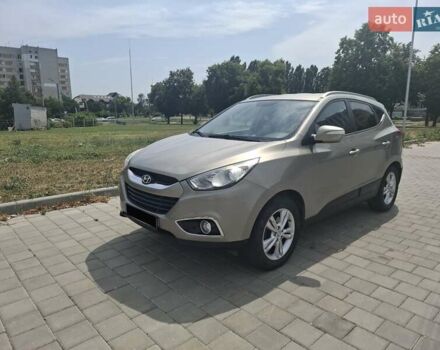 Серый Хендай их35, объемом двигателя 2 л и пробегом 193 тыс. км за 10999 $, фото 9 на Automoto.ua