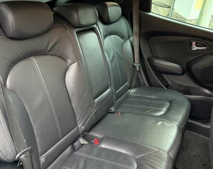 Серый Хендай их35, объемом двигателя 2 л и пробегом 190 тыс. км за 12500 $, фото 22 на Automoto.ua