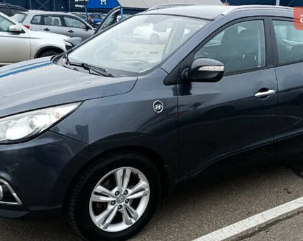 Серый Хендай их35, объемом двигателя 2 л и пробегом 238 тыс. км за 10000 $, фото 1 на Automoto.ua