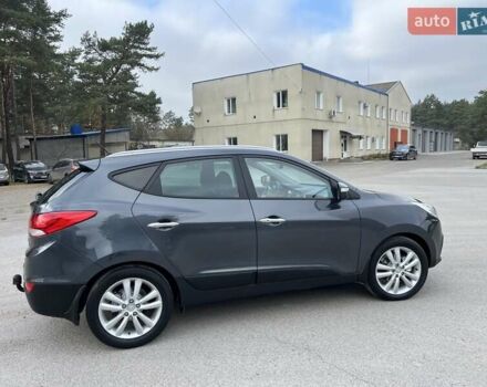 Серый Хендай их35, объемом двигателя 2 л и пробегом 200 тыс. км за 12900 $, фото 10 на Automoto.ua