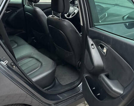 Серый Хендай их35, объемом двигателя 2 л и пробегом 245 тыс. км за 13500 $, фото 34 на Automoto.ua