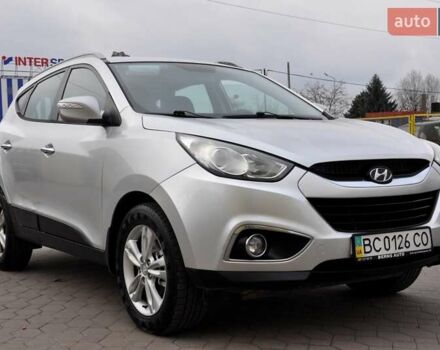 Серый Хендай их35, объемом двигателя 2 л и пробегом 267 тыс. км за 8999 $, фото 6 на Automoto.ua