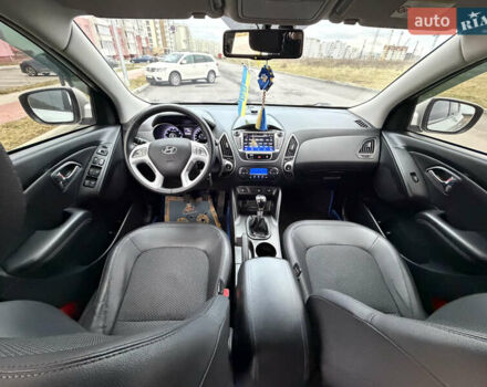 Сірий Хендай іх35, об'ємом двигуна 2 л та пробігом 132 тис. км за 11999 $, фото 38 на Automoto.ua