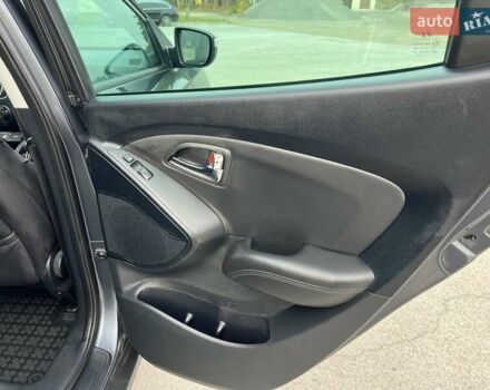 Серый Хендай их35, объемом двигателя 2 л и пробегом 200 тыс. км за 12900 $, фото 75 на Automoto.ua