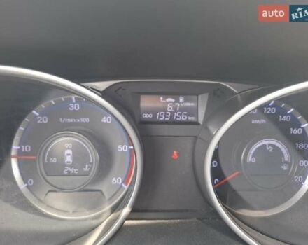Серый Хендай их35, объемом двигателя 2 л и пробегом 193 тыс. км за 10999 $, фото 29 на Automoto.ua