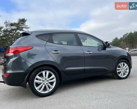 Серый Хендай их35, объемом двигателя 2 л и пробегом 200 тыс. км за 12900 $, фото 29 на Automoto.ua