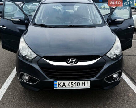 Серый Хендай их35, объемом двигателя 2 л и пробегом 238 тыс. км за 10000 $, фото 7 на Automoto.ua