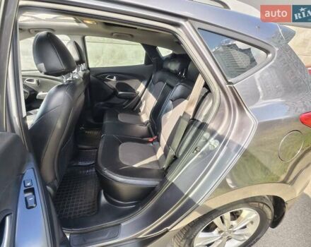 Серый Хендай их35, объемом двигателя 2 л и пробегом 187 тыс. км за 12900 $, фото 37 на Automoto.ua