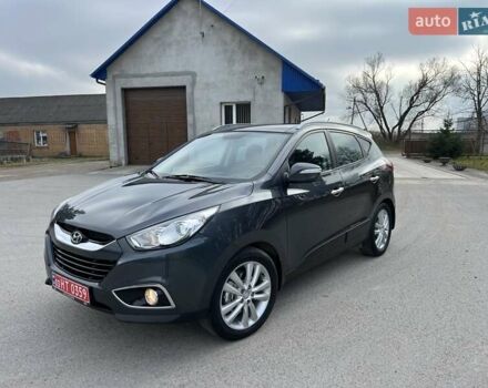 Серый Хендай их35, объемом двигателя 2 л и пробегом 200 тыс. км за 12900 $, фото 1 на Automoto.ua