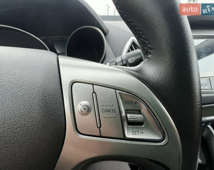 Серый Хендай их35, объемом двигателя 2 л и пробегом 240 тыс. км за 11500 $, фото 36 на Automoto.ua