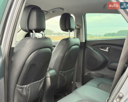 Сірий Хендай іх35, об'ємом двигуна 1.7 л та пробігом 235 тис. км за 11499 $, фото 19 на Automoto.ua