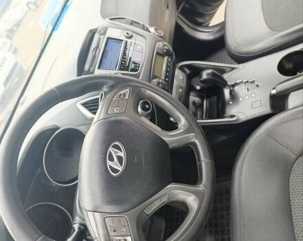 Серый Хендай их35, объемом двигателя 2 л и пробегом 238 тыс. км за 10000 $, фото 15 на Automoto.ua