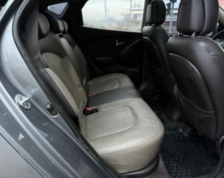 Сірий Хендай іх35, об'ємом двигуна 2 л та пробігом 186 тис. км за 11900 $, фото 20 на Automoto.ua