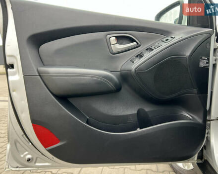 Серый Хендай их35, объемом двигателя 2 л и пробегом 240 тыс. км за 11500 $, фото 53 на Automoto.ua