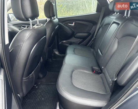 Серый Хендай их35, объемом двигателя 2 л и пробегом 170 тыс. км за 11700 $, фото 34 на Automoto.ua