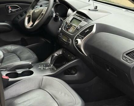 Серый Хендай их35, объемом двигателя 2 л и пробегом 190 тыс. км за 12500 $, фото 18 на Automoto.ua