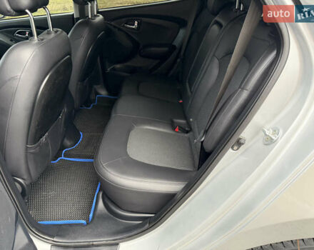 Сірий Хендай іх35, об'ємом двигуна 2 л та пробігом 132 тис. км за 11999 $, фото 36 на Automoto.ua