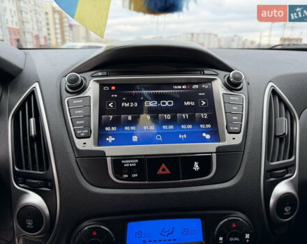 Сірий Хендай іх35, об'ємом двигуна 2 л та пробігом 132 тис. км за 11999 $, фото 29 на Automoto.ua