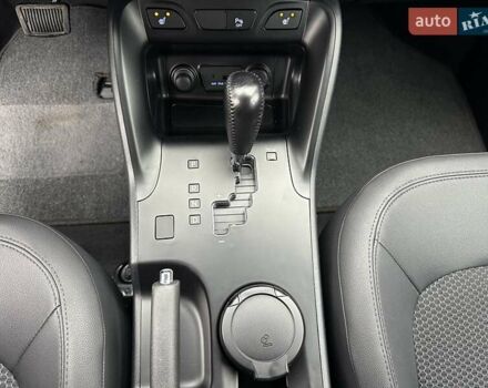 Серый Хендай их35, объемом двигателя 2 л и пробегом 107 тыс. км за 15900 $, фото 22 на Automoto.ua