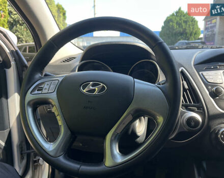 Сірий Хендай іх35, об'ємом двигуна 2 л та пробігом 307 тис. км за 11000 $, фото 12 на Automoto.ua