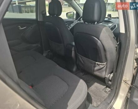 Серый Хендай их35, объемом двигателя 2 л и пробегом 193 тыс. км за 10999 $, фото 22 на Automoto.ua