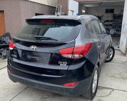 Серый Хендай их35, объемом двигателя 2 л и пробегом 90 тыс. км за 8000 $, фото 2 на Automoto.ua