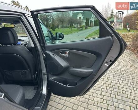 Серый Хендай их35, объемом двигателя 2 л и пробегом 107 тыс. км за 15900 $, фото 48 на Automoto.ua