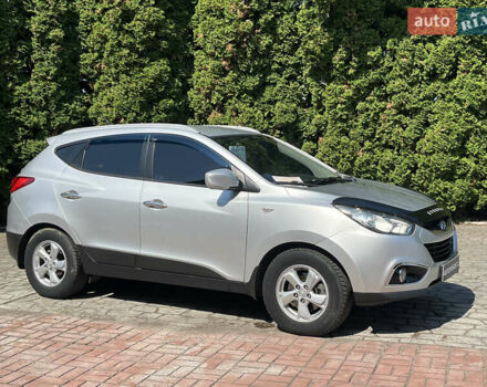 Сірий Хендай іх35, об'ємом двигуна 2 л та пробігом 307 тис. км за 11000 $, фото 1 на Automoto.ua
