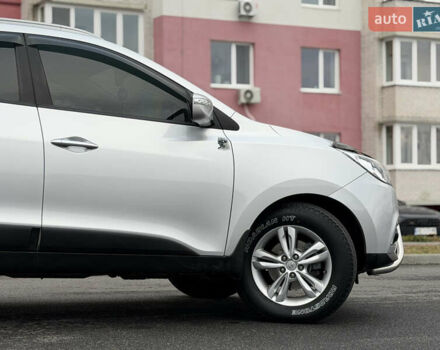 Сірий Хендай іх35, об'ємом двигуна 2 л та пробігом 132 тис. км за 11999 $, фото 10 на Automoto.ua