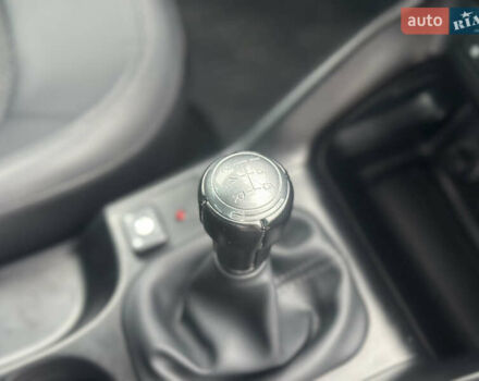 Серый Хендай их35, объемом двигателя 2 л и пробегом 170 тыс. км за 11700 $, фото 24 на Automoto.ua