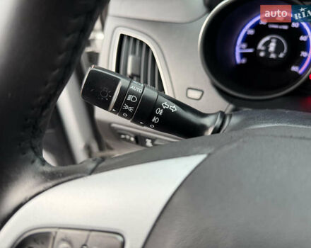 Сірий Хендай іх35, об'ємом двигуна 2 л та пробігом 132 тис. км за 11999 $, фото 33 на Automoto.ua