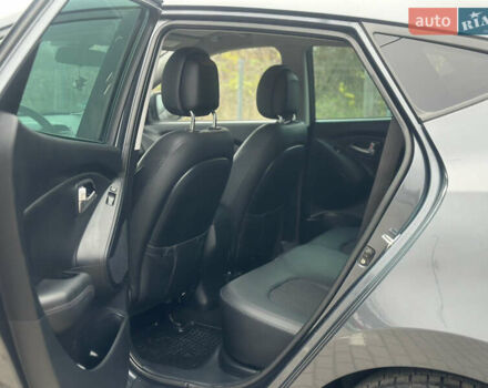 Серый Хендай их35, объемом двигателя 2 л и пробегом 170 тыс. км за 11700 $, фото 28 на Automoto.ua