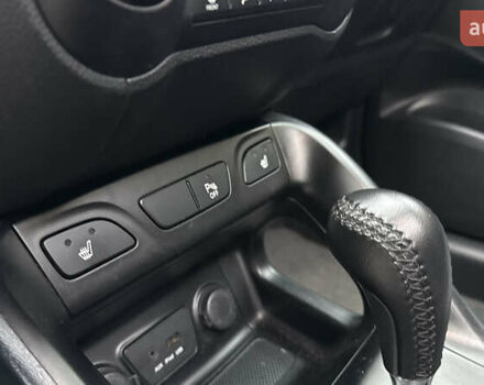 Серый Хендай их35, объемом двигателя 2 л и пробегом 245 тыс. км за 13500 $, фото 22 на Automoto.ua