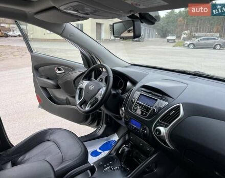 Серый Хендай их35, объемом двигателя 2 л и пробегом 200 тыс. км за 12900 $, фото 72 на Automoto.ua