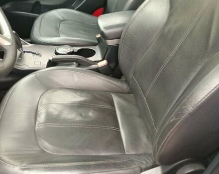 Серый Хендай их35, объемом двигателя 2 л и пробегом 230 тыс. км за 11500 $, фото 24 на Automoto.ua