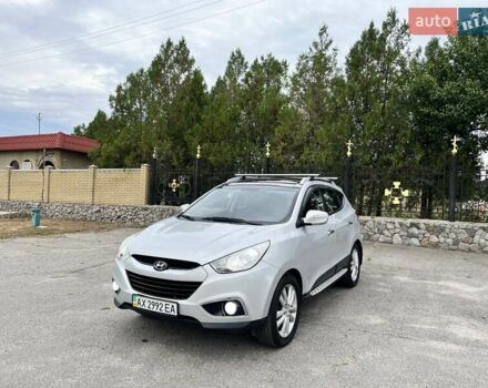 Серый Хендай их35, объемом двигателя 2.4 л и пробегом 155 тыс. км за 11999 $, фото 2 на Automoto.ua